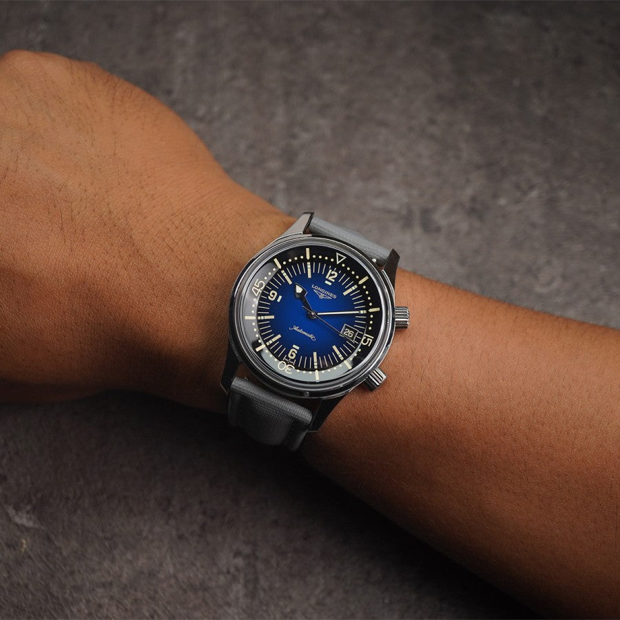 Artem Sailcloth Classic Grey - Grey Stitching