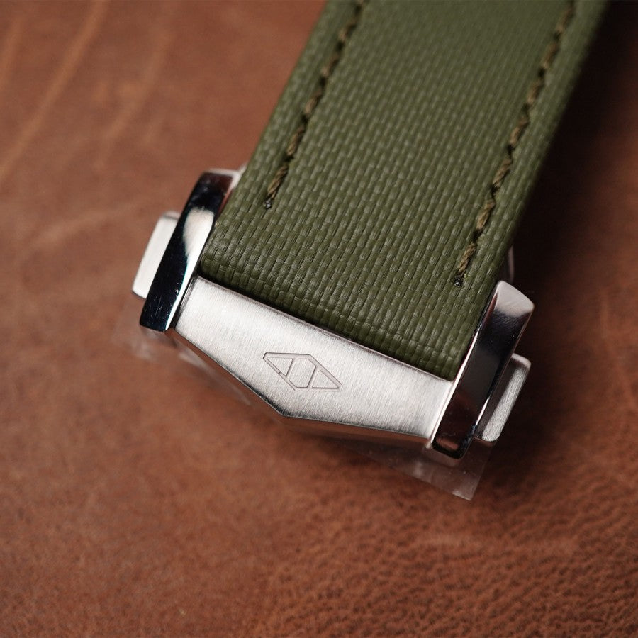 Artem Loop-Less Green - Green Stitching