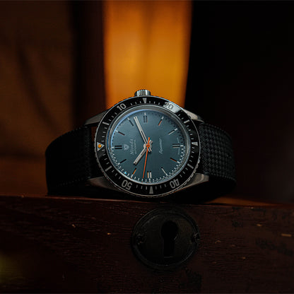 Nivada Grenchen Antarctic Diver Aquamar Grey