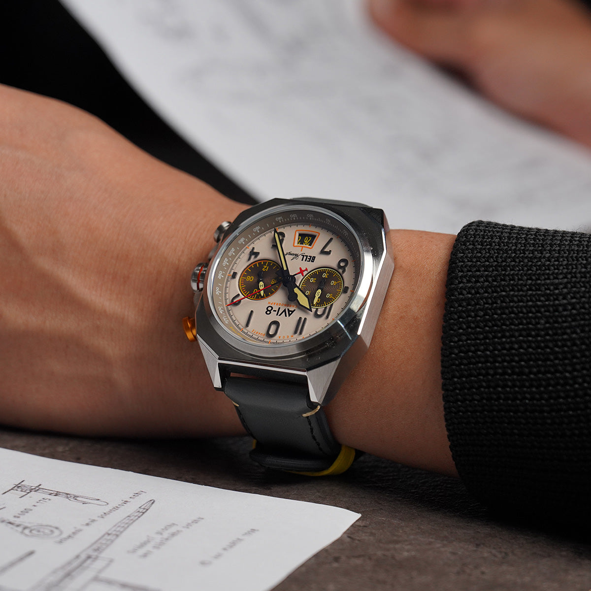 AVI-8 BELL X-1 Machbuster Chronograph Camel Brown