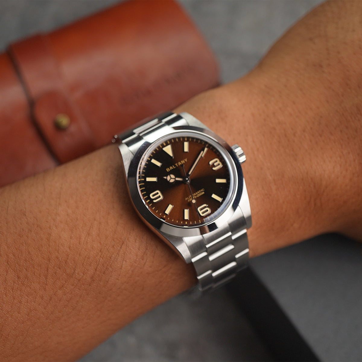 Baltany Modern Explorer S4056 36mm