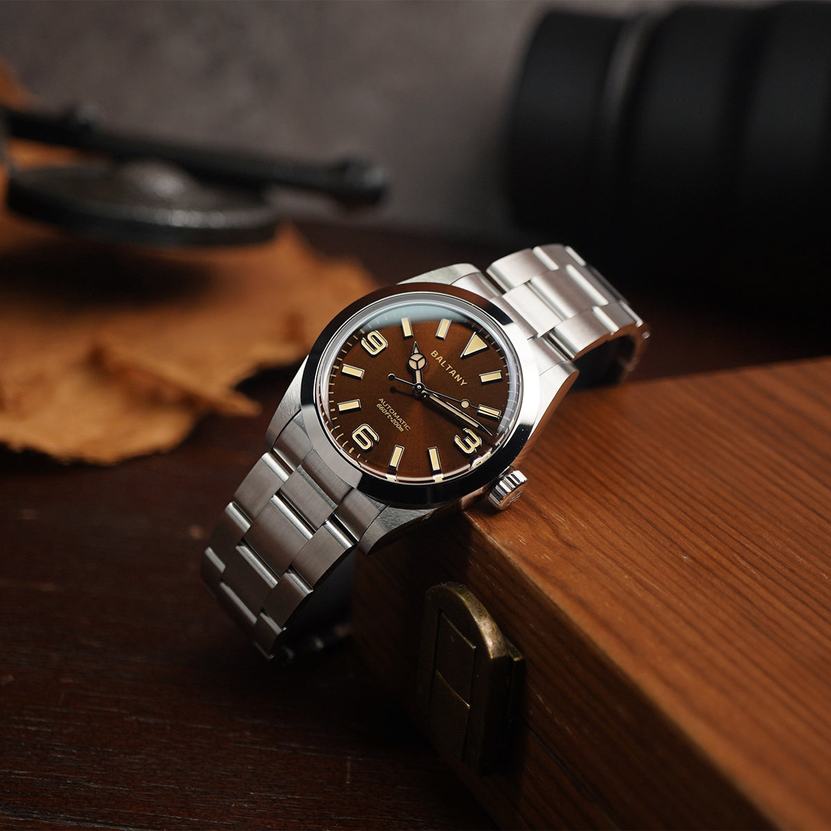 Baltany Modern Explorer S4056 36mm