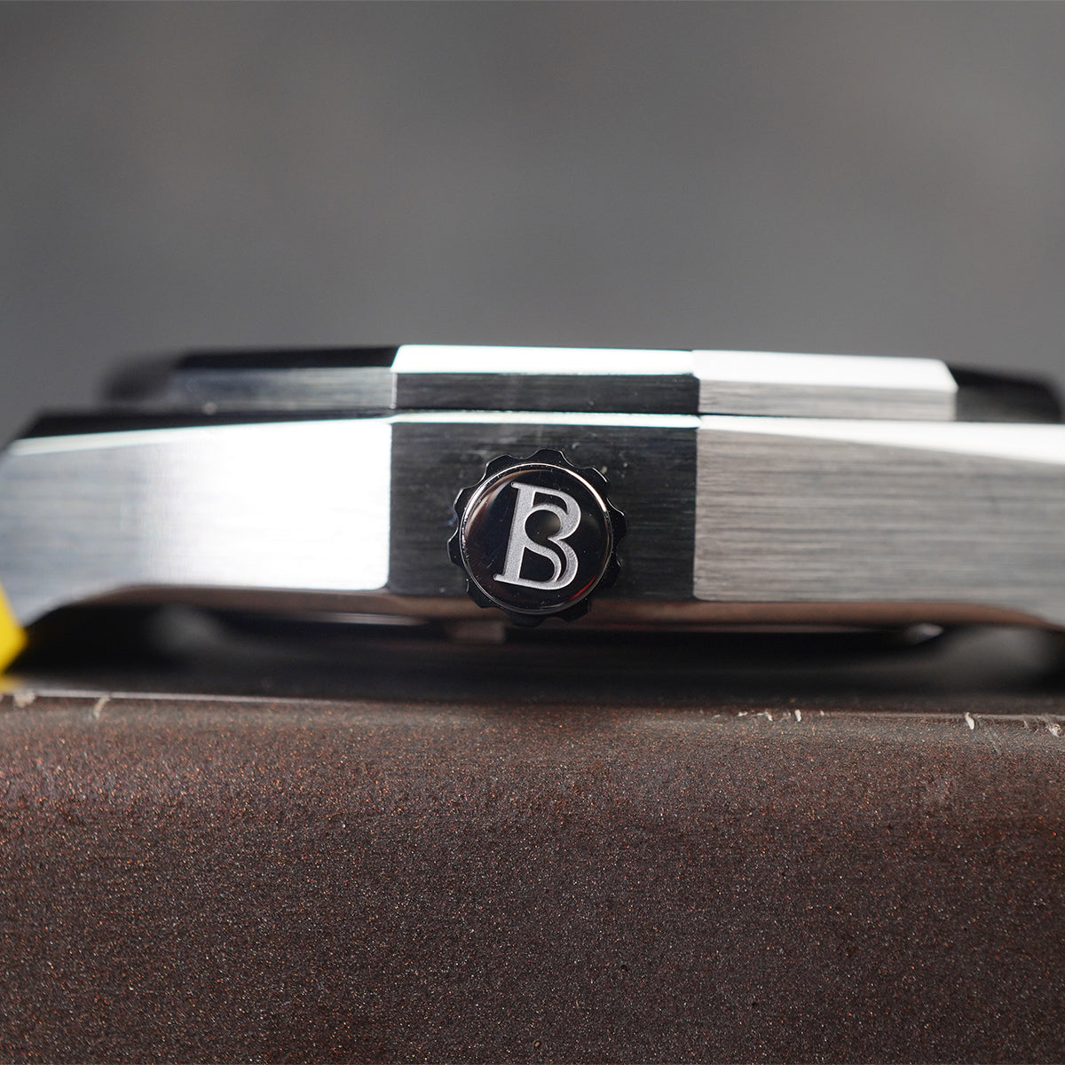 Bonest Gatti King Speed BG8601 Round Shaped Silver Steel Case