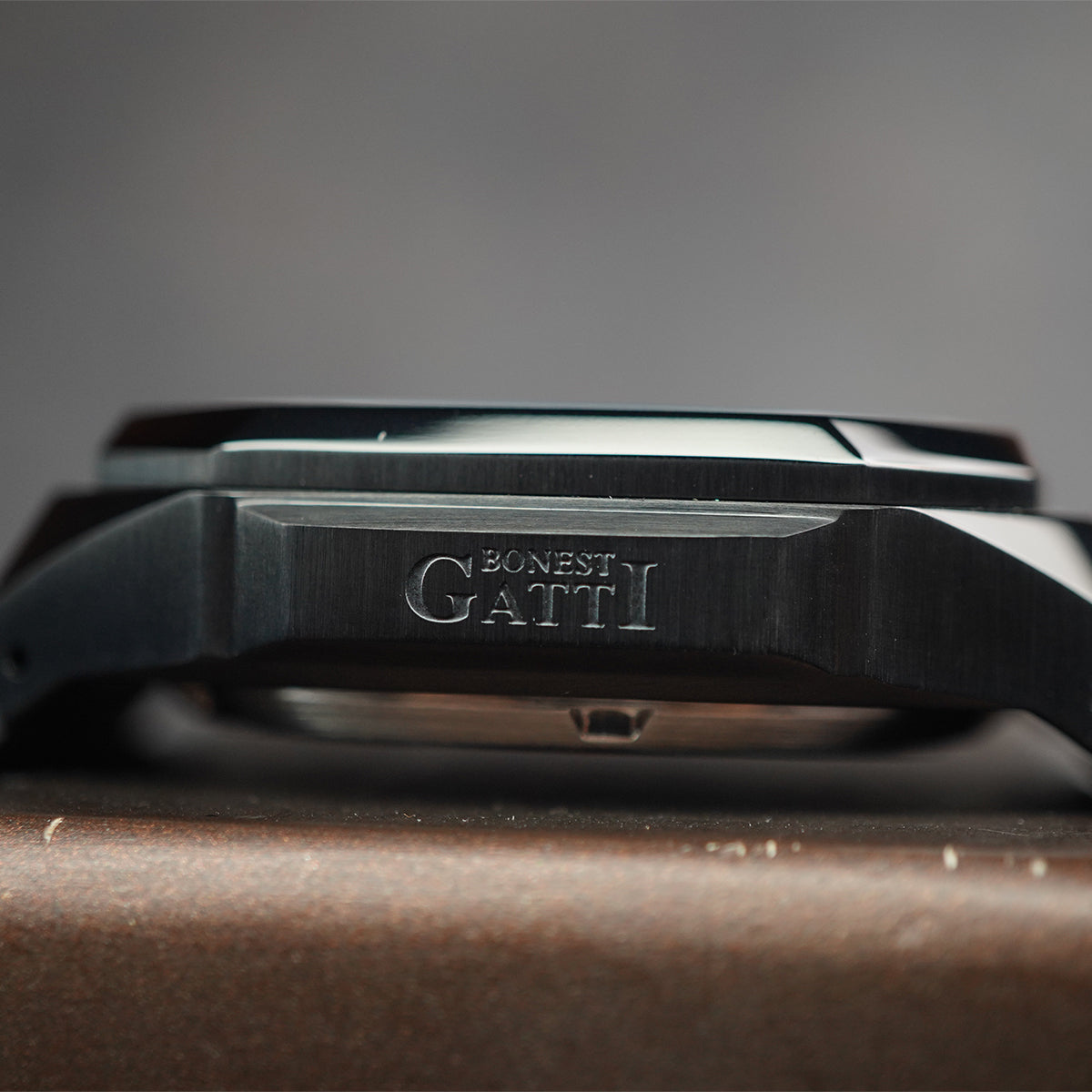 Bonest Gatti Reverse Gravity BG5802 Black Steel Case