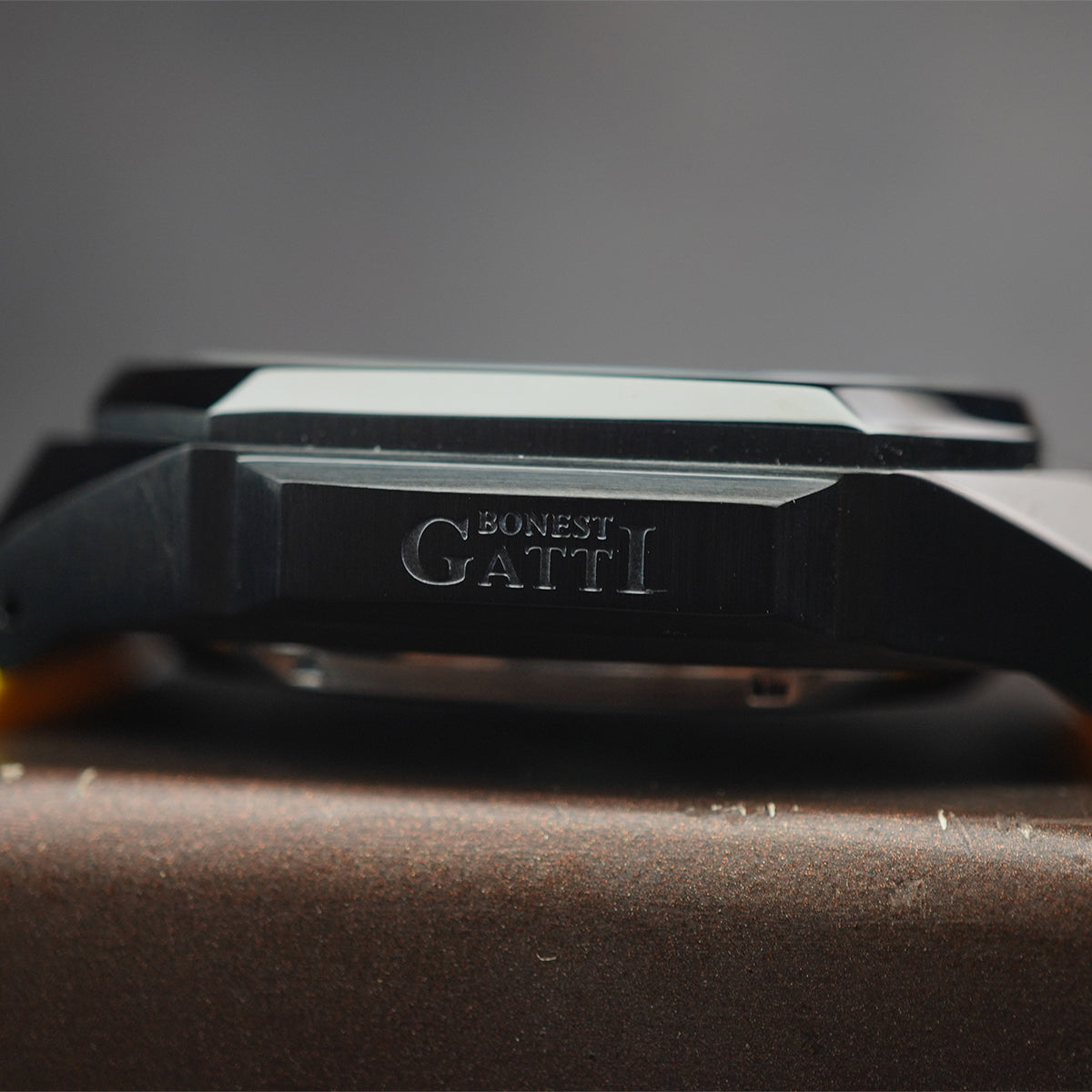 Bonest Gatti Reverse Gravity BG5802 Black Steel Case