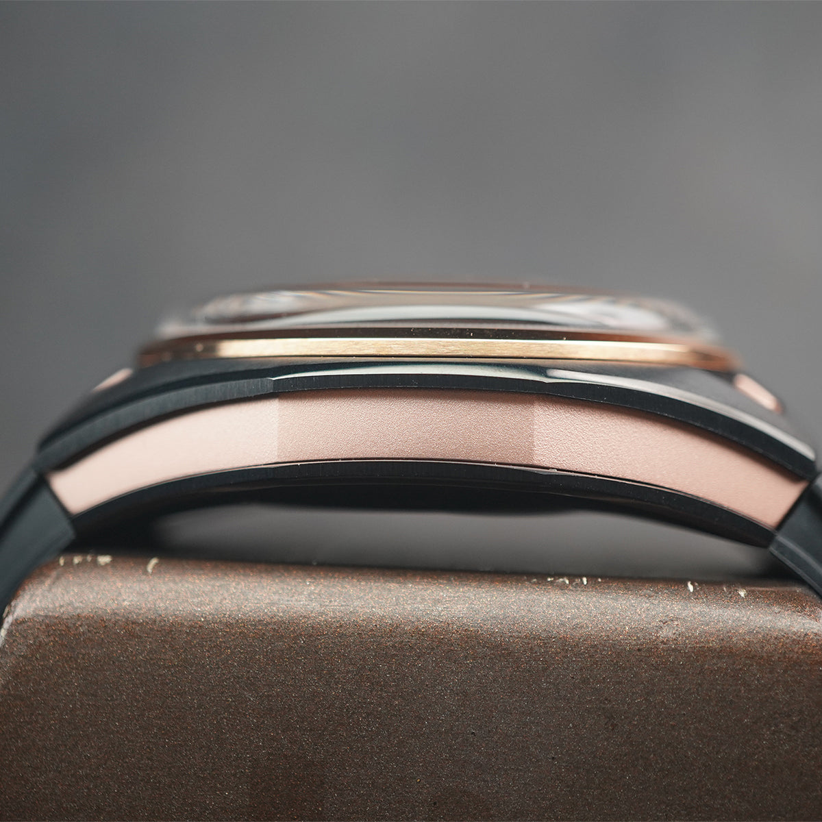 Bonest Gatti Universe BG5803 Round Shaped Case