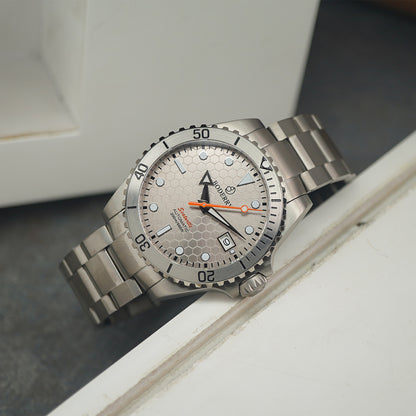 Boderry Seaturtle Ocean 100m Titanium Bracelet - Horology Story Youtube Store