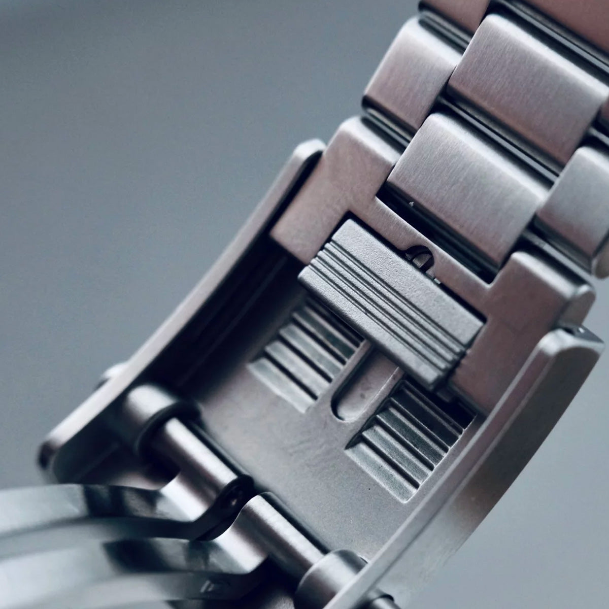 Formex Reef 39,5mm White Dial Steel Bezel COSC - Horology Story Youtube Store