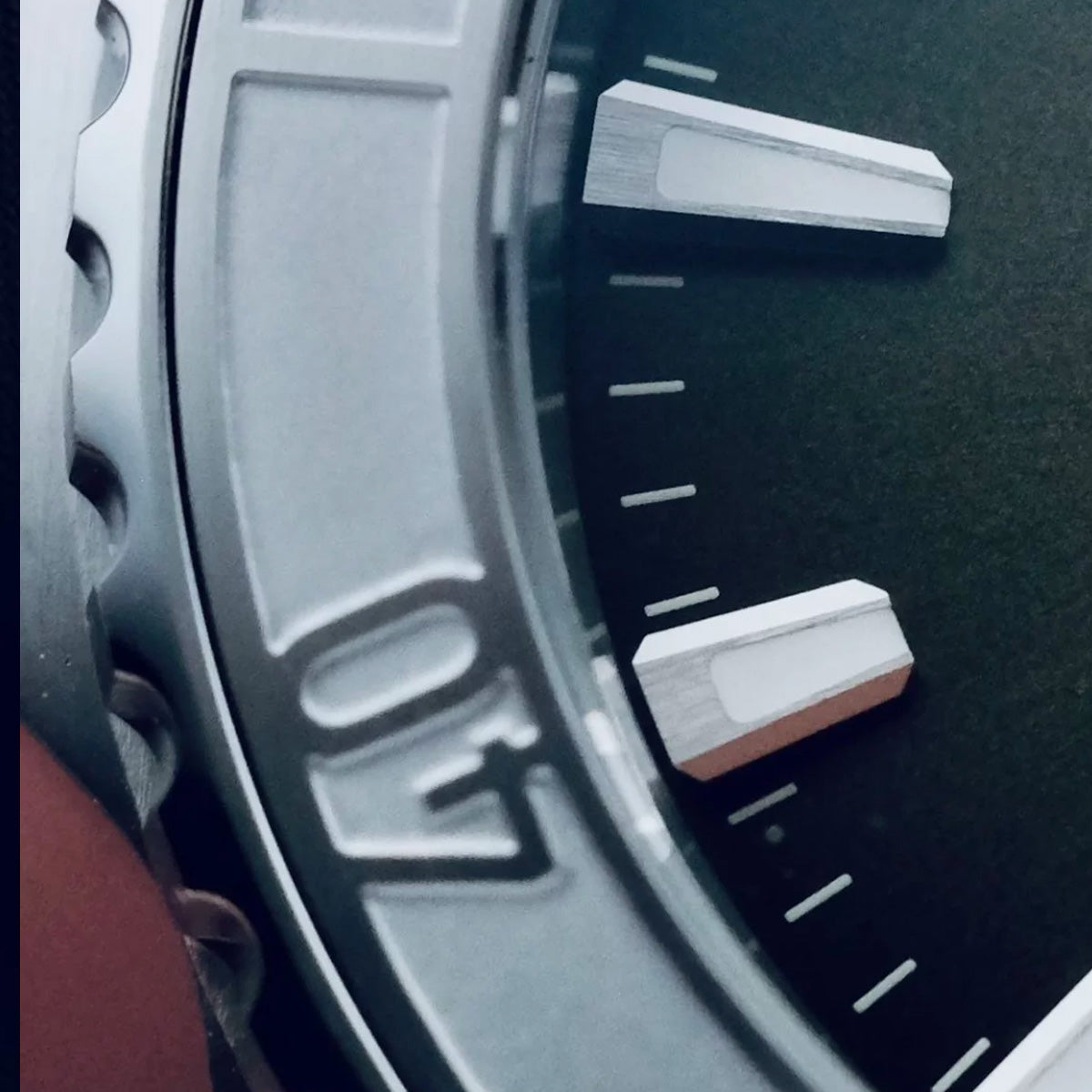 Formex Reef 39,5mm Black Sunburst Dial Steel Bezel COSC - Horology Story Youtube Store