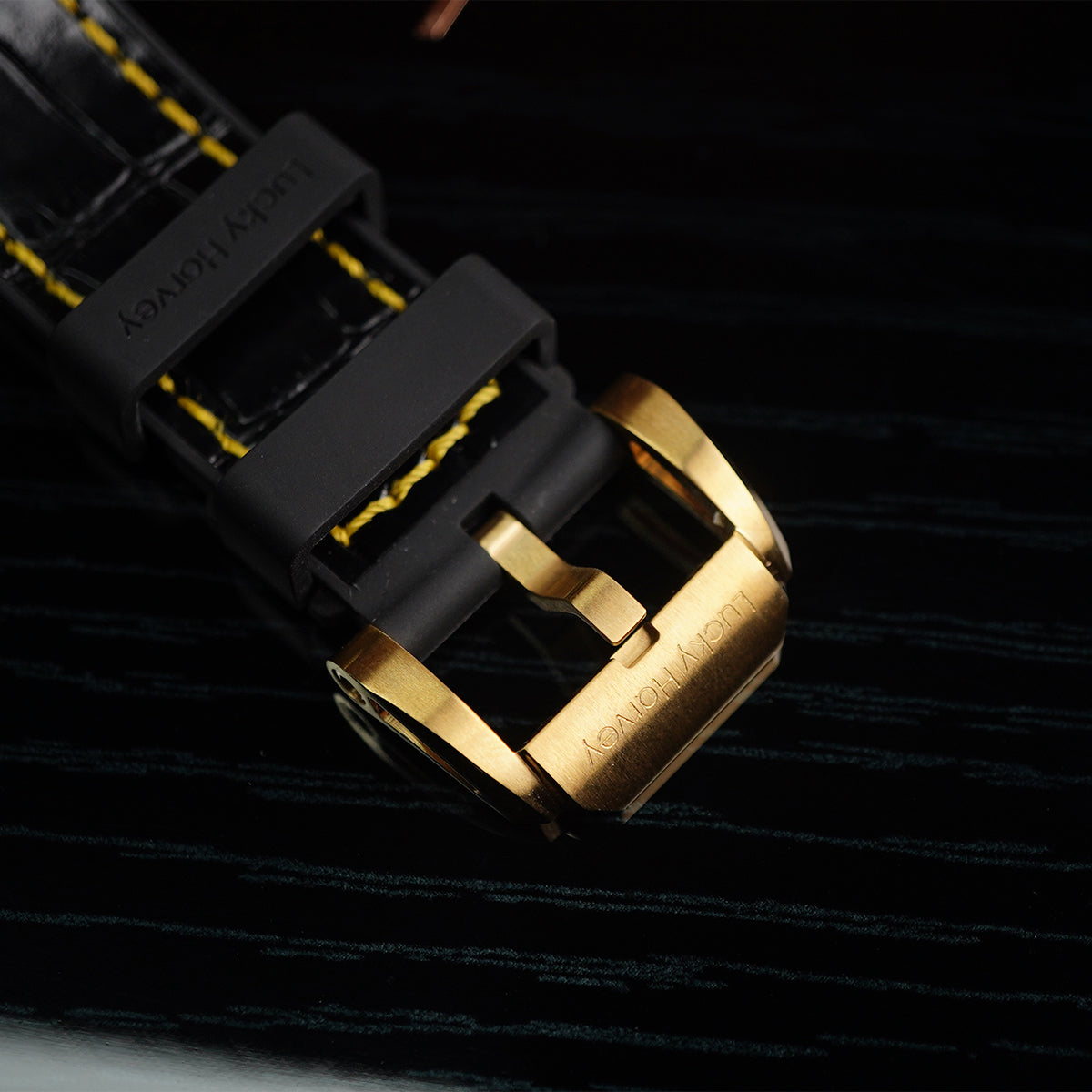 LUCKY HARVEY Skull Automatic Yellow Gold - Horology Story Youtube Store