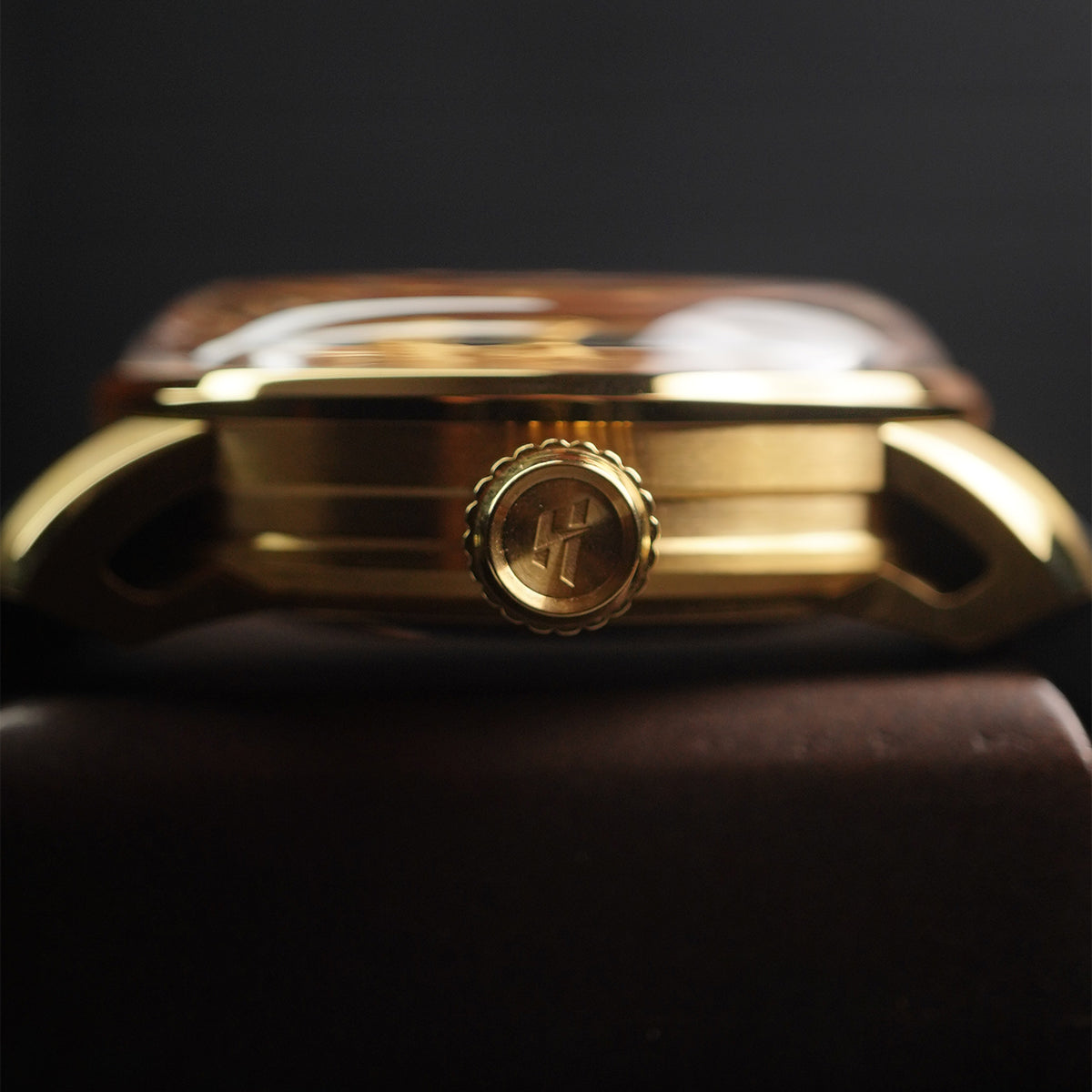 LUCKY HARVEY Skull Automatic Yellow Gold - Horology Story Youtube Store
