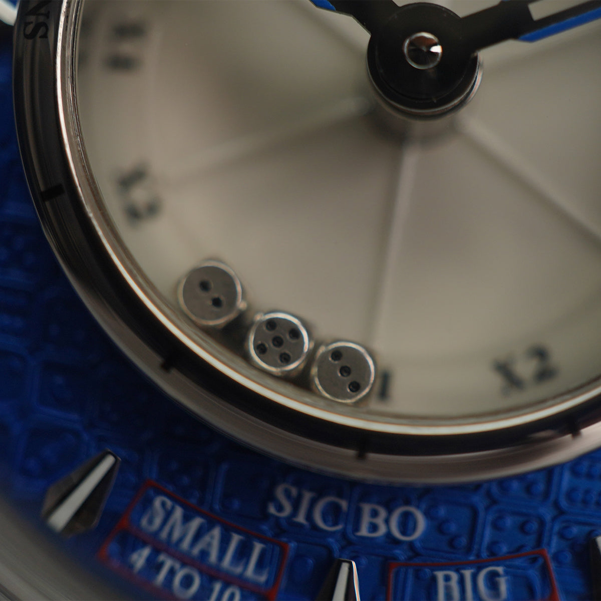 LUCKY HARVEY Player Series Sic Bo Blue Automatic