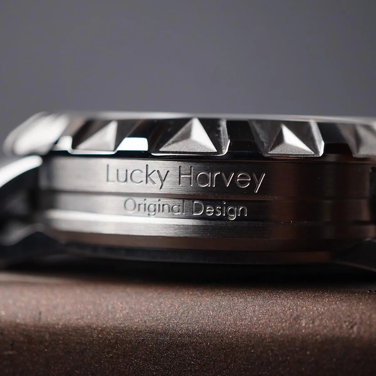 LUCKY HARVEY Silver Flying Bee Automatic - Horology Story Youtube Store