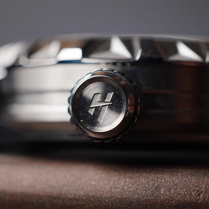 LUCKY HARVEY Silver Flying Bee Automatic - Horology Story Youtube Store