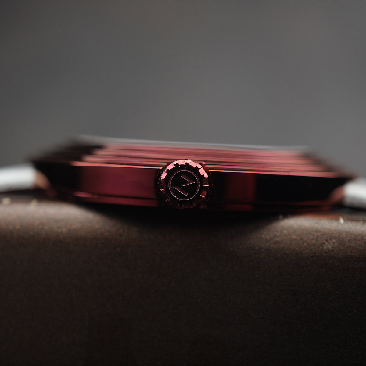 Streamliner B013-01 White Metallic Sand Blast Dial