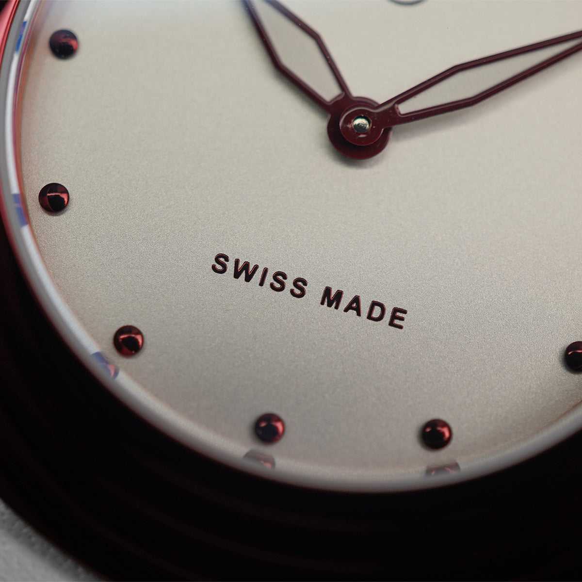 Streamliner B013-01 White Metallic Sand Blast Dial