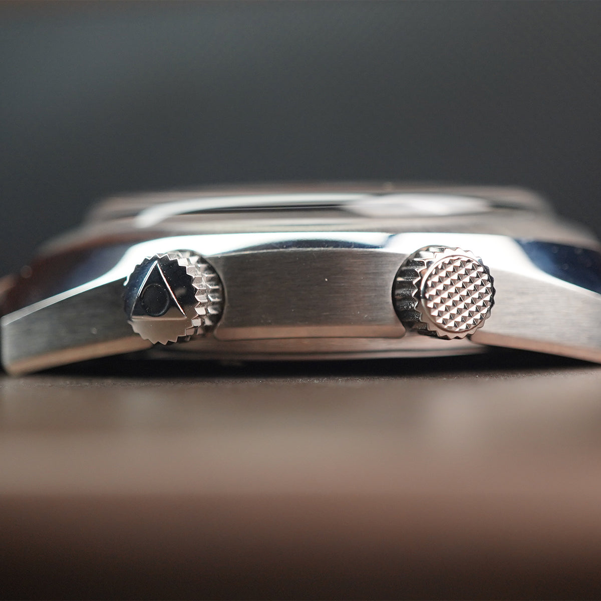 Alpina Startimer Pilot Heritage GMT AL-555RGS4H6 - Horology Story Youtube Store