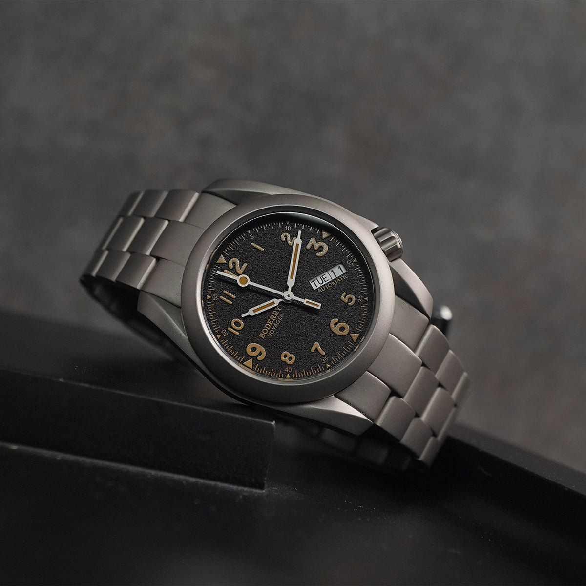 Boderry Voyager Titanium Field 100m Bracelet Day-Date