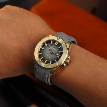 Venezianico Nereide 42mm 4521555 Bronzo Fume Dial - Horology Story Youtube Store