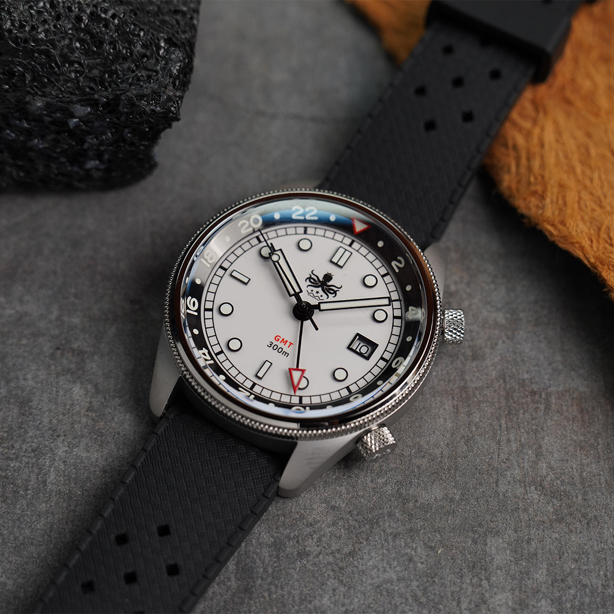 Phoibos Eagle Ray 300m Super Compressor GMT PX023G White - Horology Story Youtube Store