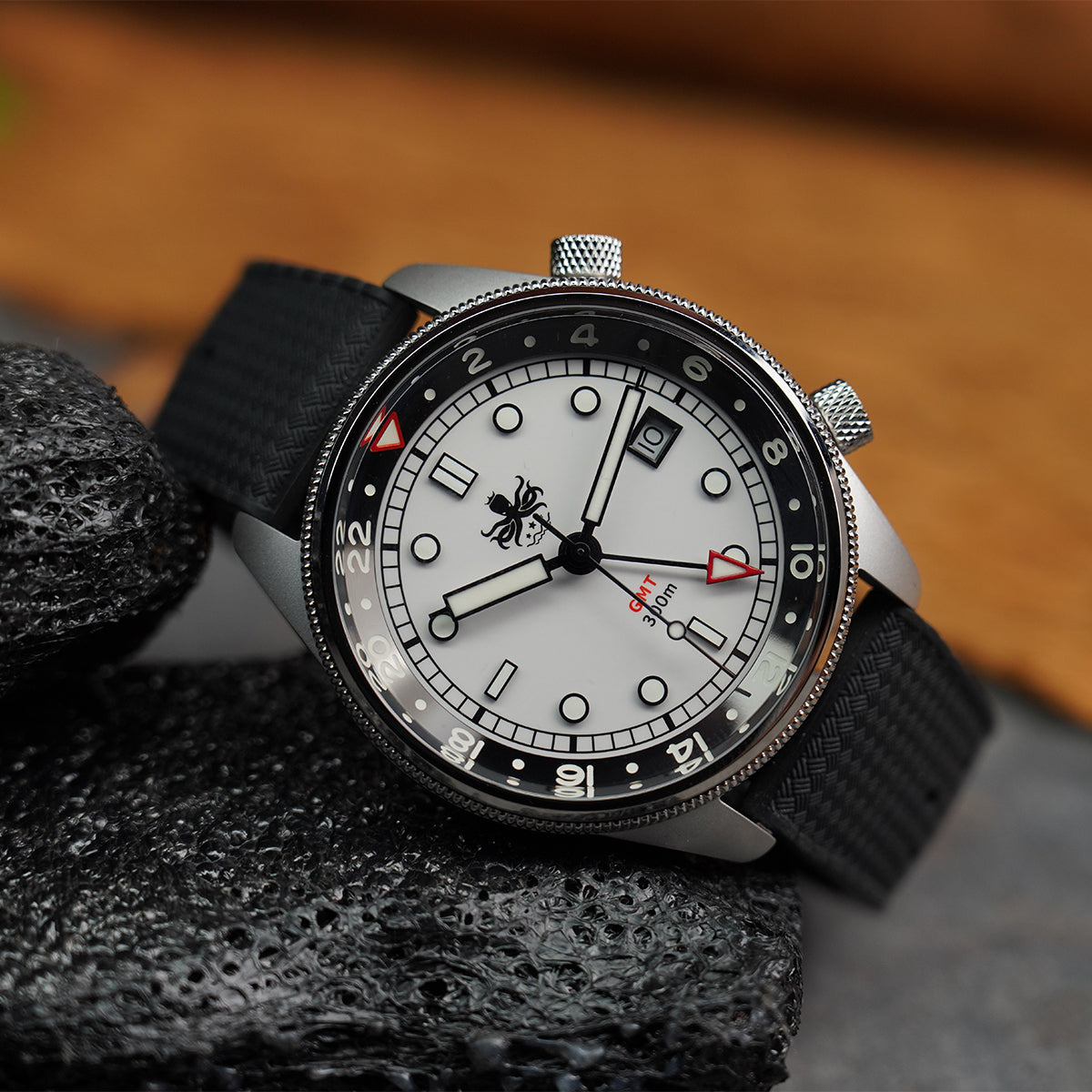 Phoibos Eagle Ray 300m Super Compressor GMT PX023G White - Horology Story Youtube Store