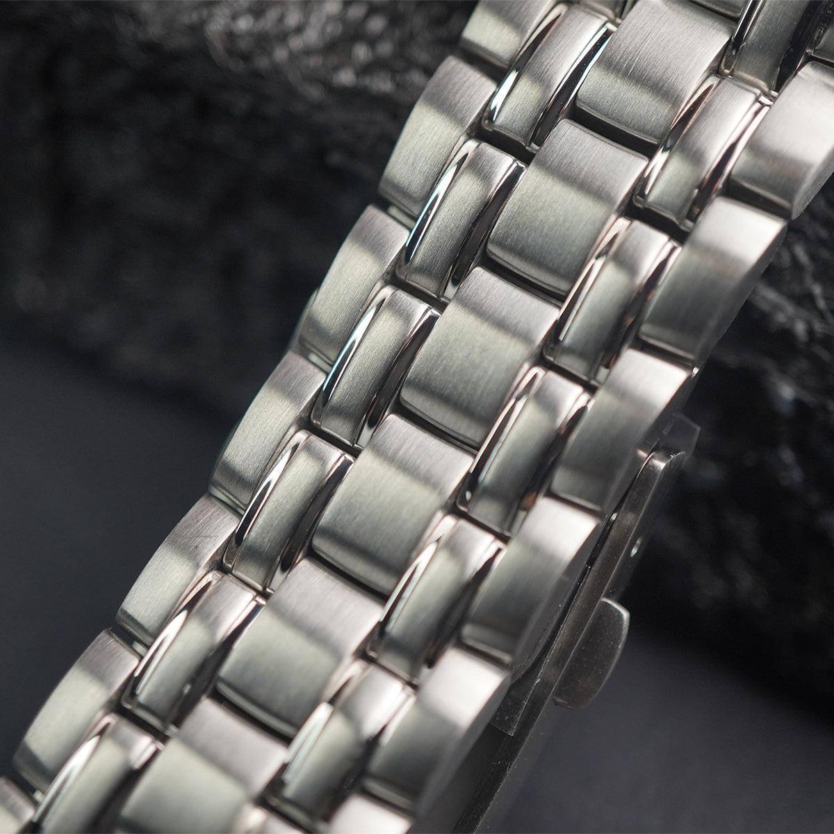 Phoibos Eagle Ray 200m PY039H Sunray Champagne - Horology Story Youtube Store