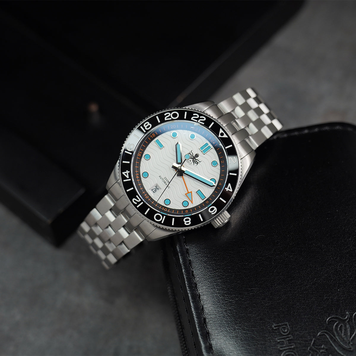 Phoibos Wave Master GMT 200M PY049E White Dial - Horology Story Youtube Store