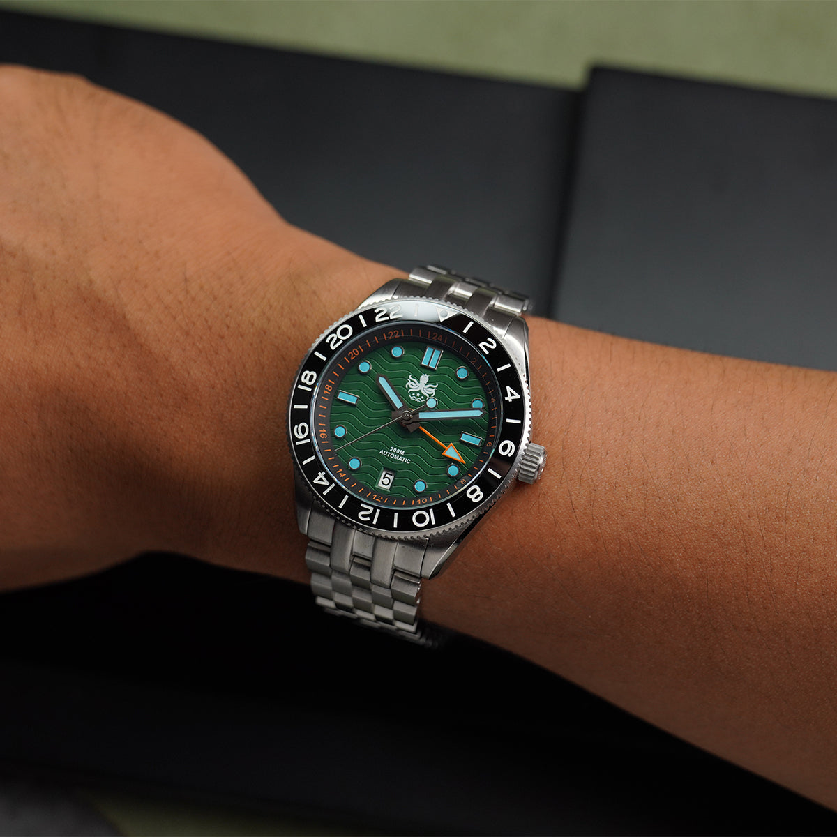 Phoibos Wave Master GMT 200M PY049A Green Dial - Horology Story Youtube Store