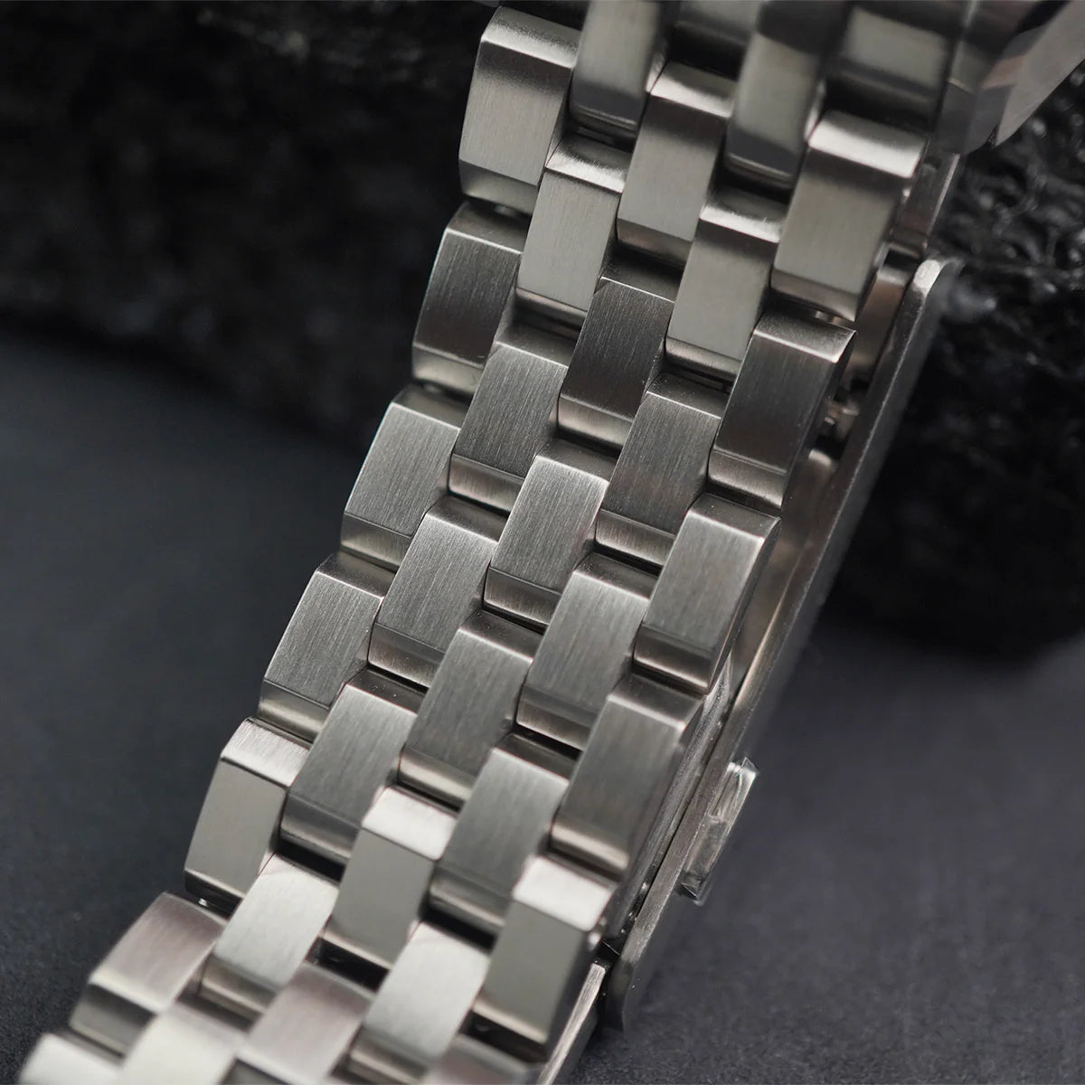 Phoibos Wave Master GMT 200M PY049F Yellow