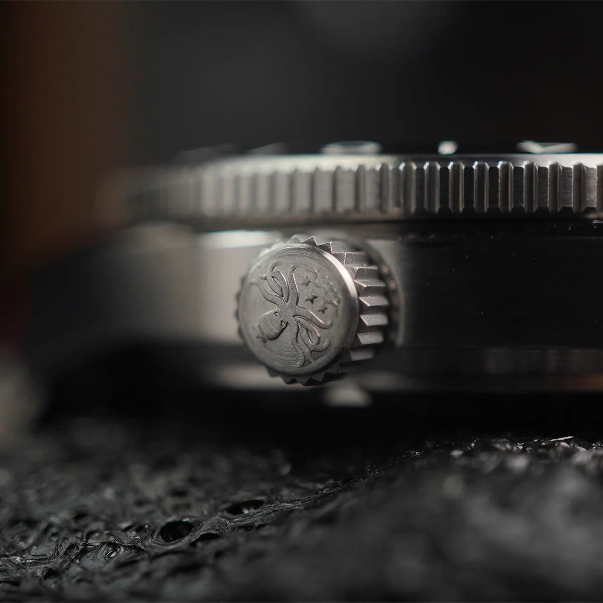 Phoibos Wave Master GMT 200M PY049F Yellow