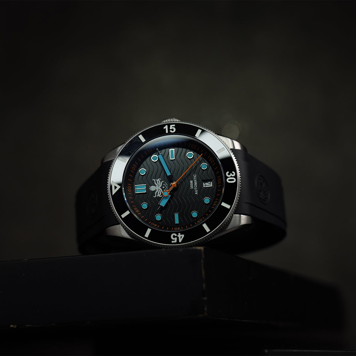Phoibos Wave Master 300M PY010CR Black Dial