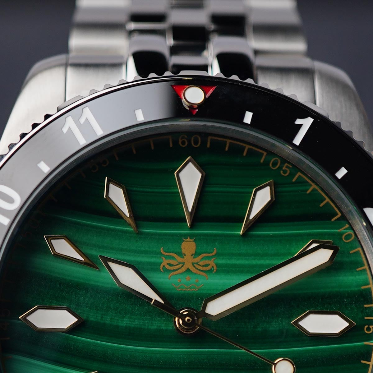 Phoibos Voyager 200m PY035A Green Malachite Dial - Horology Story Youtube Store