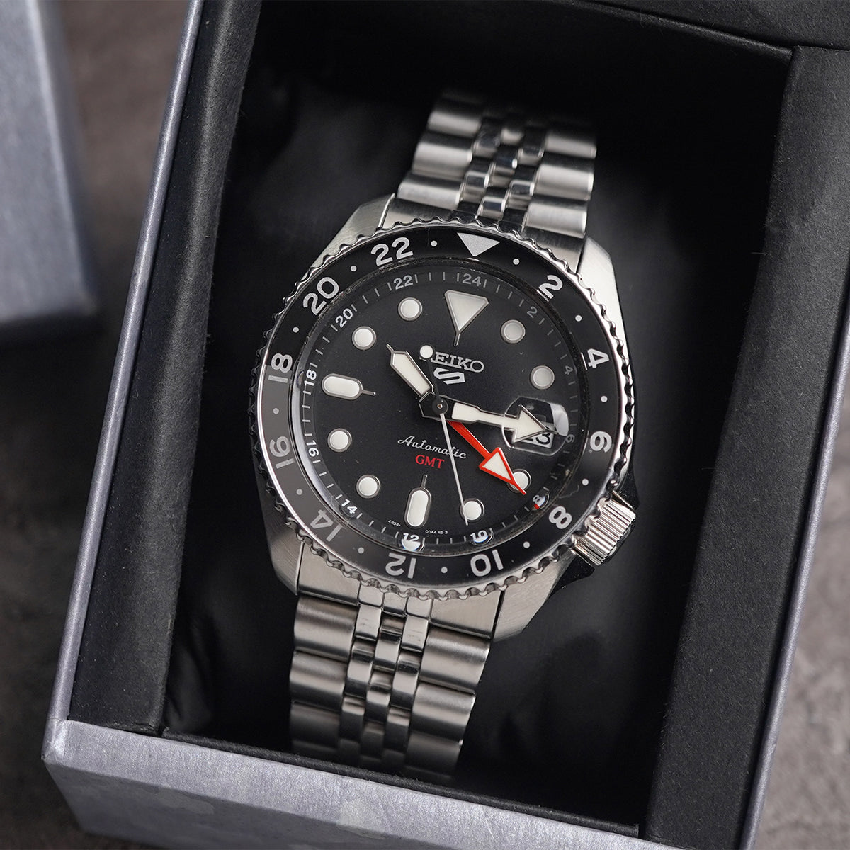 Seiko 5 Sports GMT SSK001K1 Black Grey Bezel Black Dial