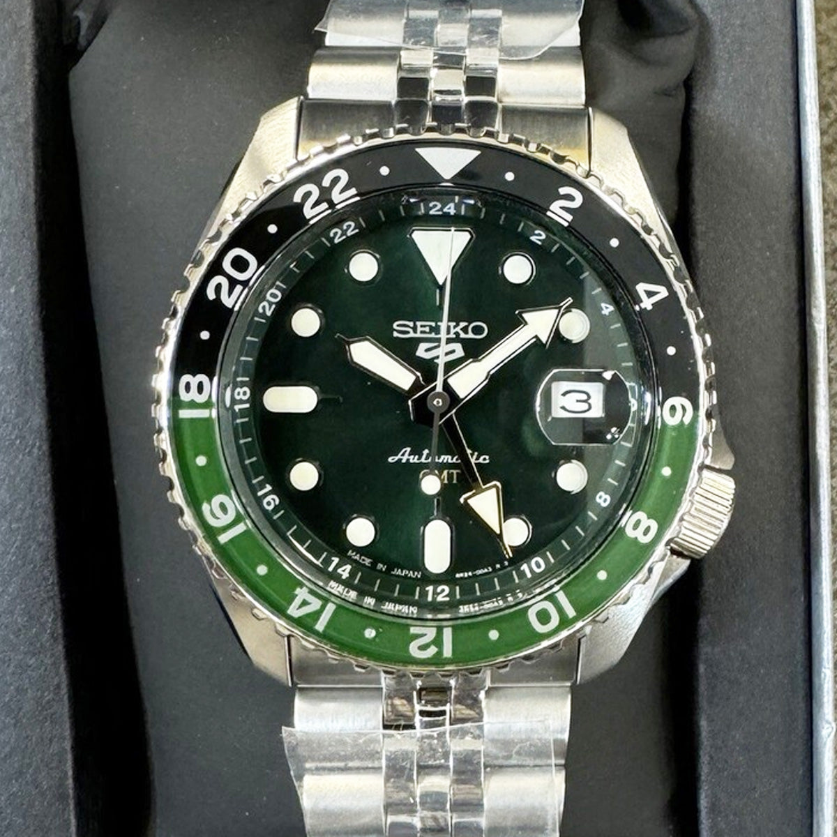 Seiko 5 Sports GMT SSK035K1 Black Green (Sprite)