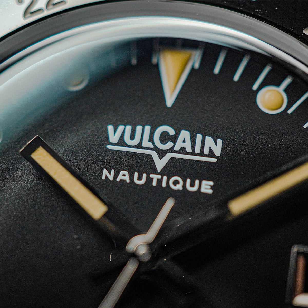 Vulcain Skindiver GMT - Black Luminova Beige