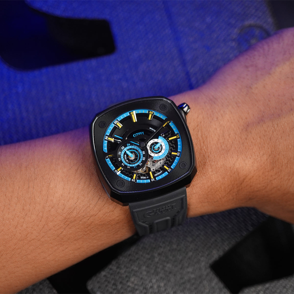 Bonest Gatti Whirlwind BG6601 Square shaped Black Steel Case